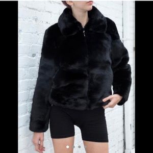 BRANDY MELVILLE BLACK FAUX FUR FUZZY COAT JACKET